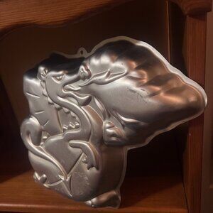 VINTAGE 1984 WILTON DRAGON CAKE PAN / WALL DECOR